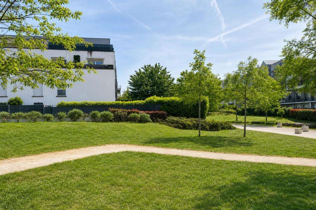 Charmant studio rénové avec parking à Corbeil-Essonnes - photo 8