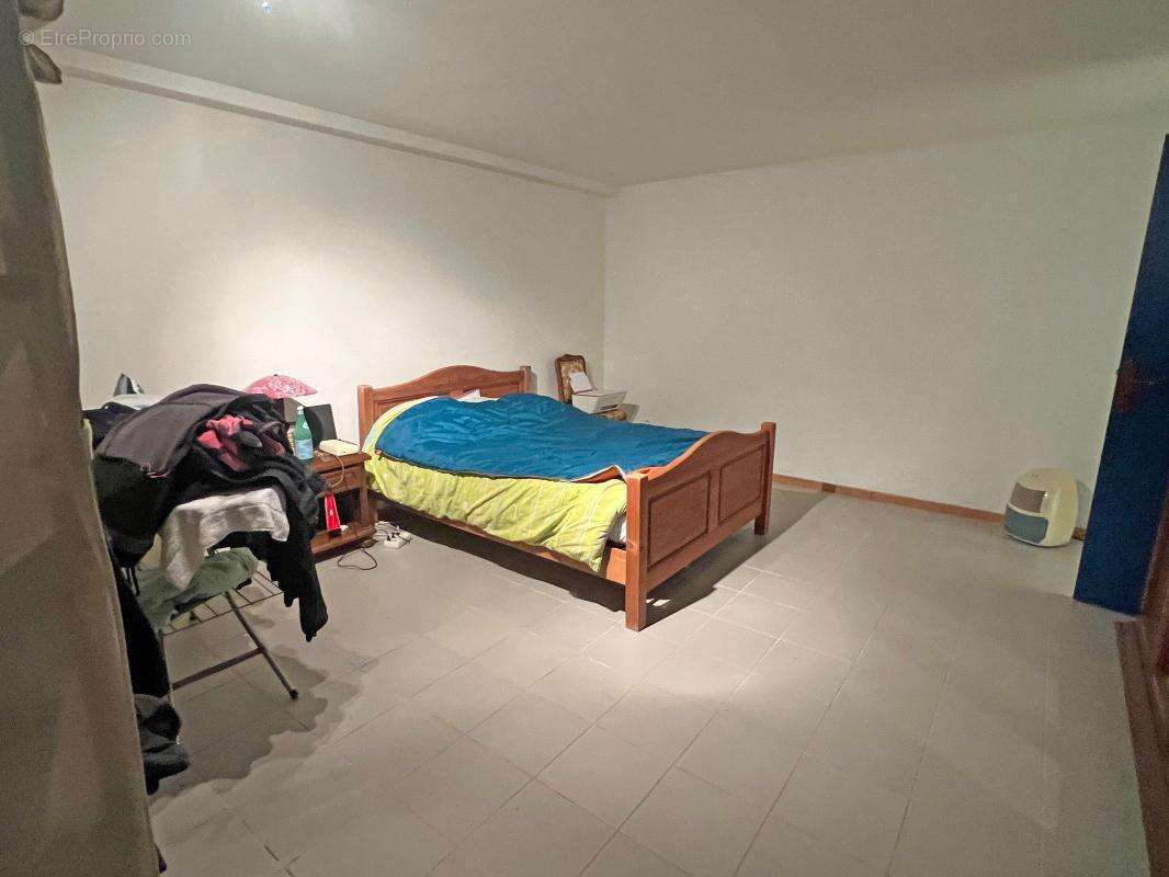 Maison à EGLISE-NEUVE-DE-VERGT