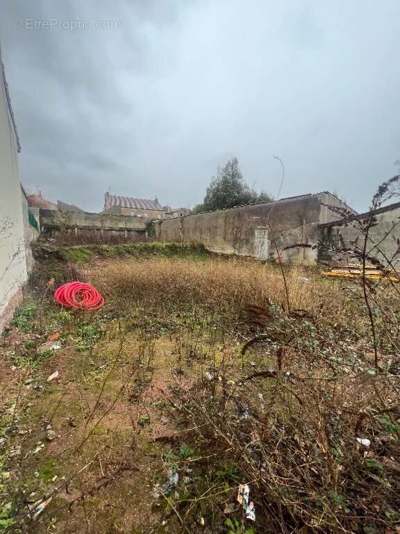 Terrain à LE CREUSOT