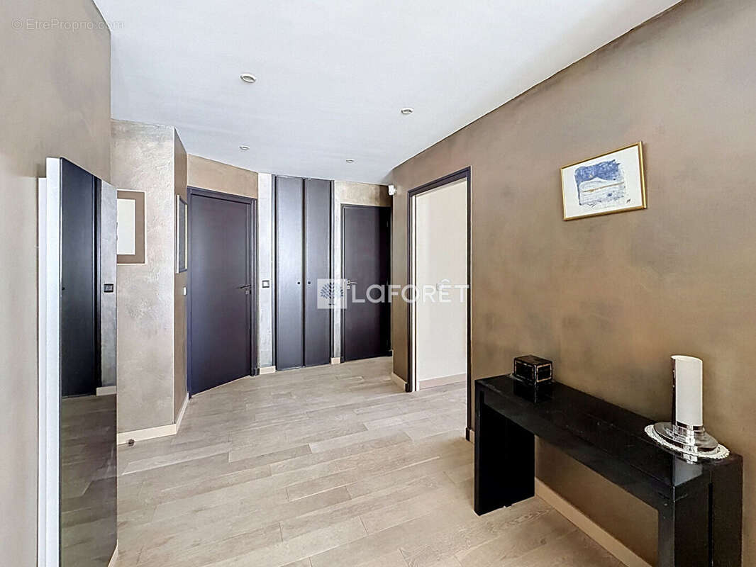 Paris 16e Secteur Mallet-Stevens  Appartement 3 pièces de 94,30 m² - photo 9
