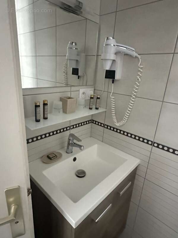 Commerce à AIGUEBELETTE-LE-LAC