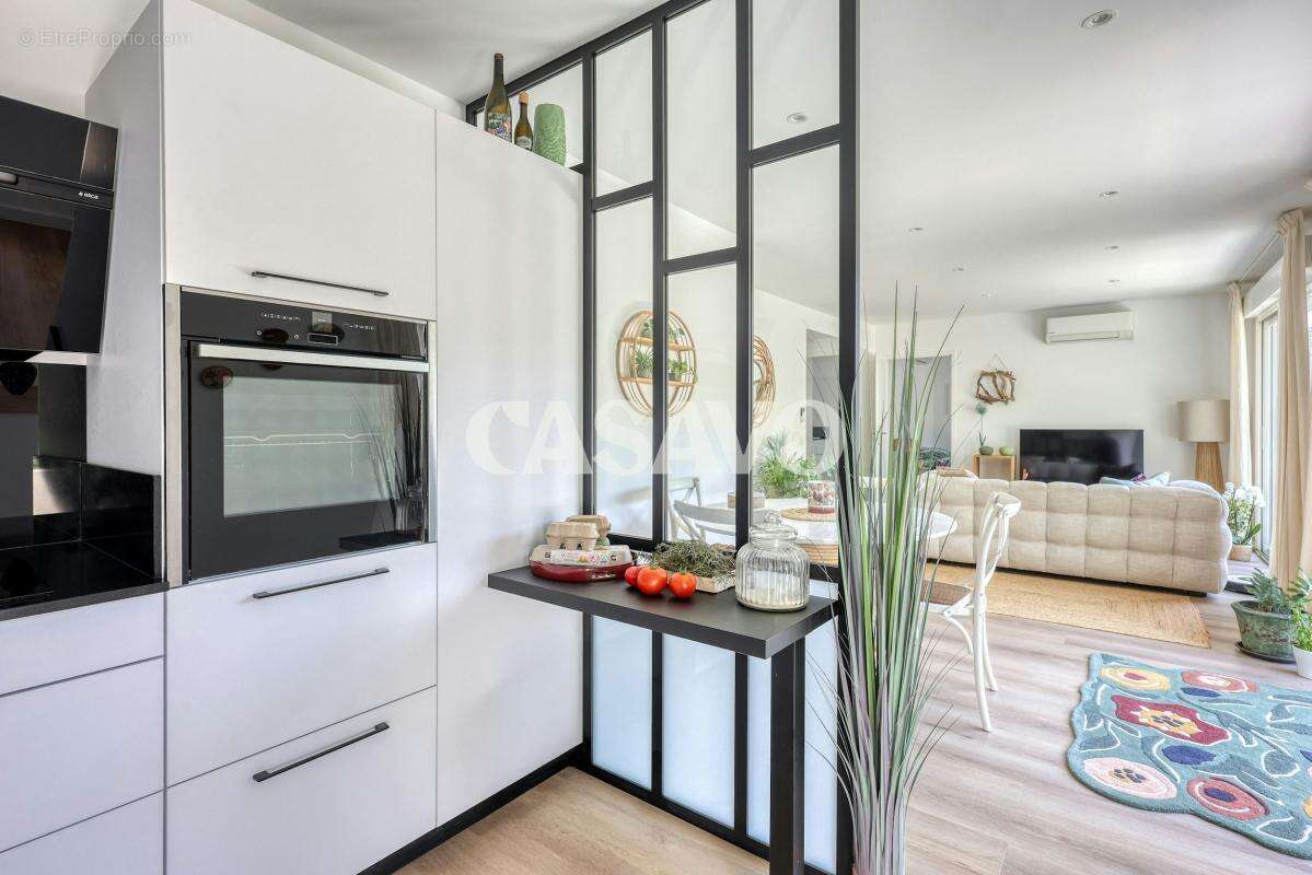 Vente Appartement 3 pièces de 69m² - 13640 La Roque-d'Anthéron - photo 7