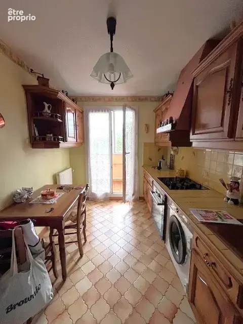 Aix en Provence, appartement T3/4 de 92m2 au 4ème étage avec ascenseur. Parking collectif, Climatisation. - photo 2