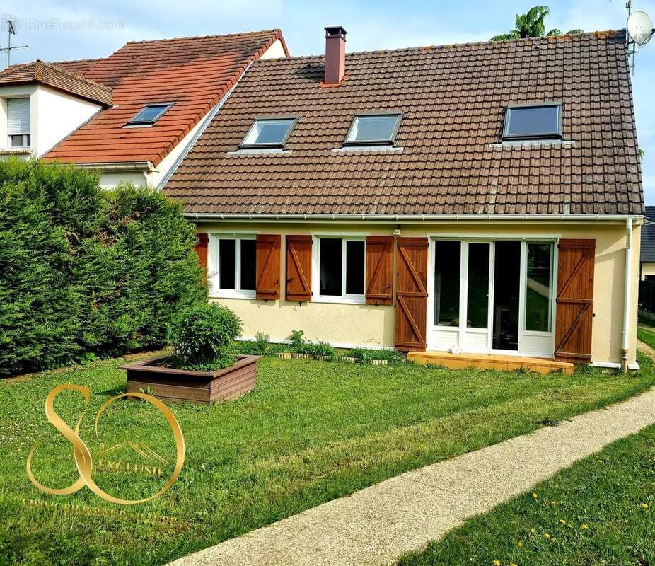 Maison à MEZIERES-SUR-SEINE