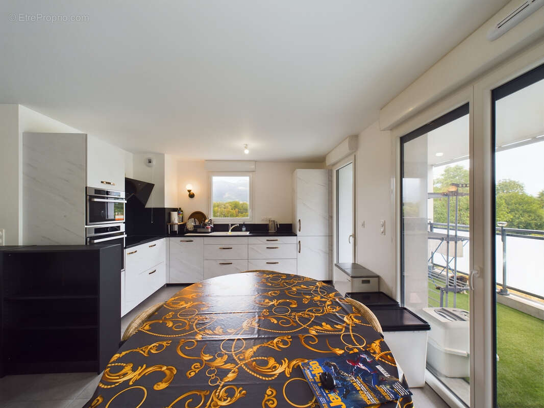 T4 récent de 76 m2 avec balcon, cave et vue dégagée   La Ravoire - photo 9