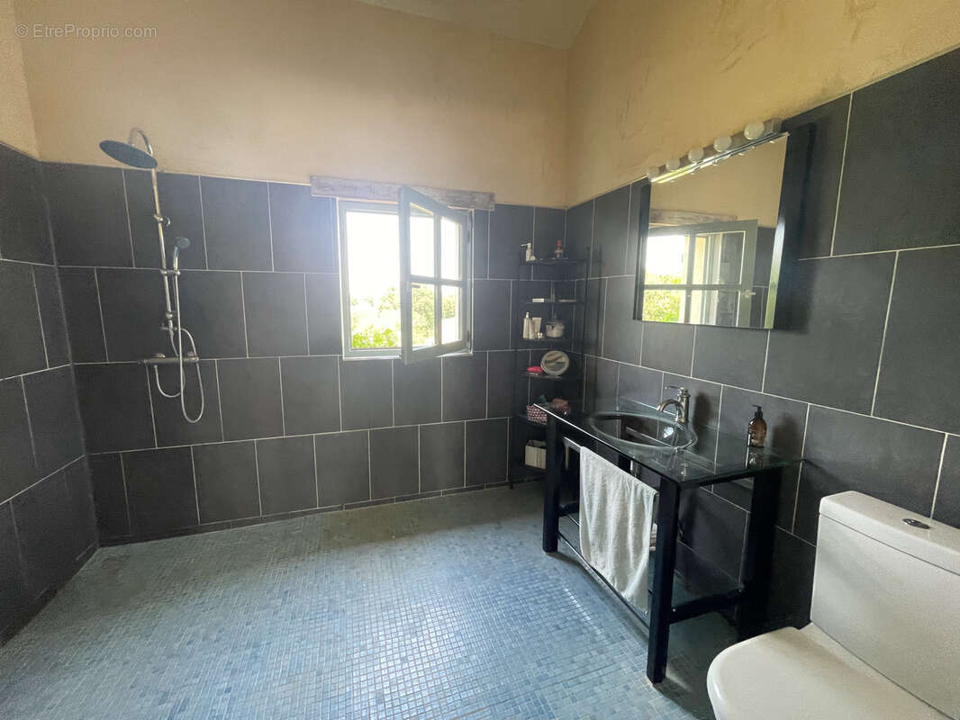 Maison Restaurée avec Goût, Gîte Indépendant, Piscine et Vue sur les Montagnes - photo 30