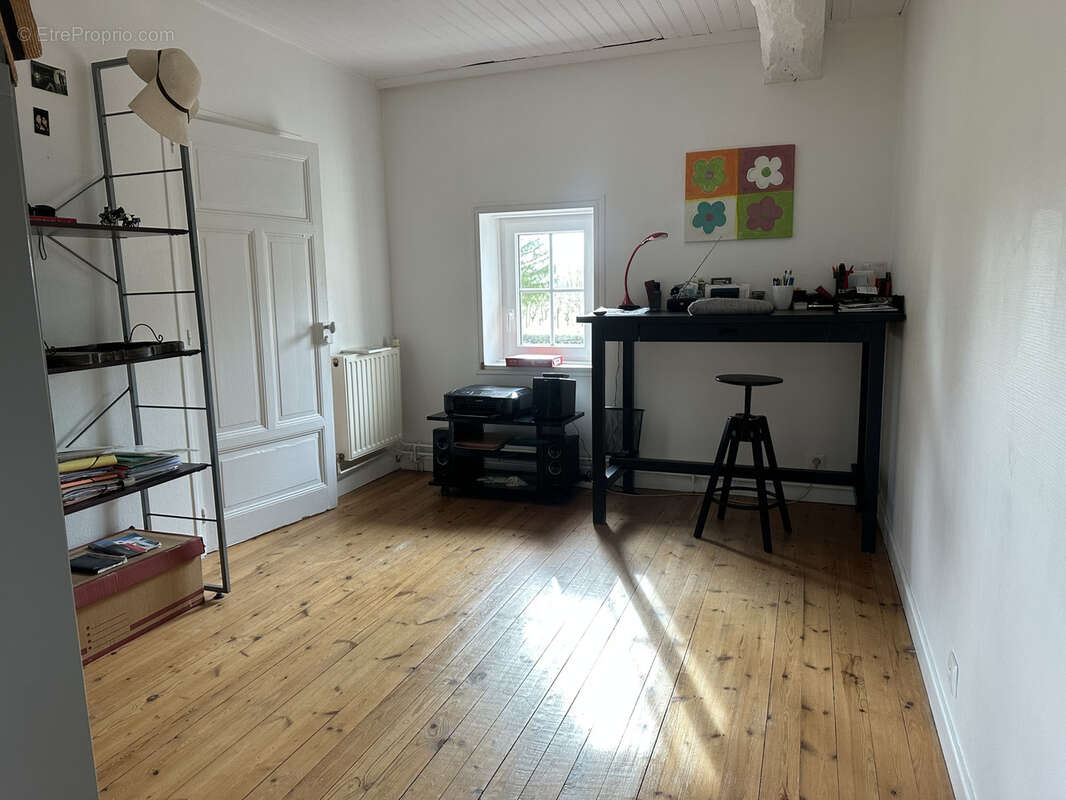 Maison à SAINT-MEME-LES-CARRIERES