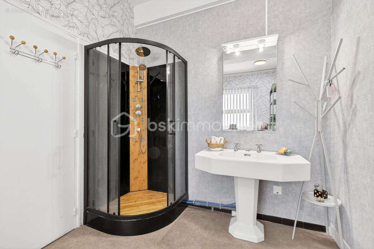 Appartement de 145 m² à Montpon-Menesterol - photo 7