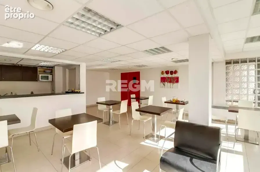 Cergy   Studio meublé de 19 m2  Vendu loué sous bail commercial - photo 2