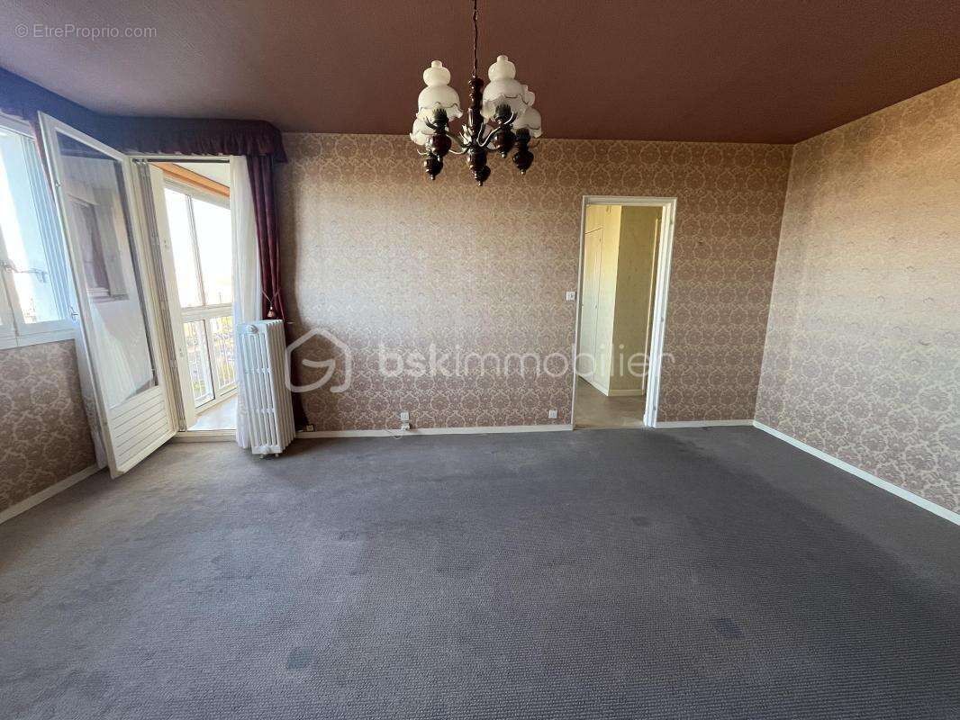 Appartement à ALLONNES