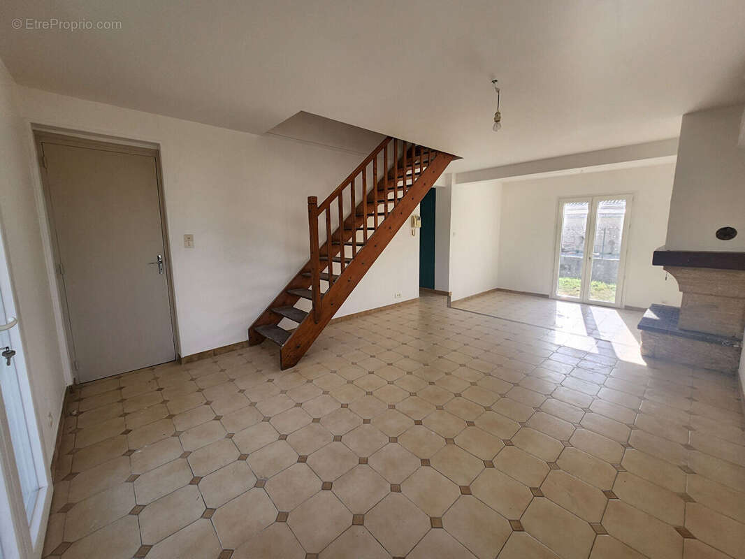 Maison à MORIERES-LES-AVIGNON