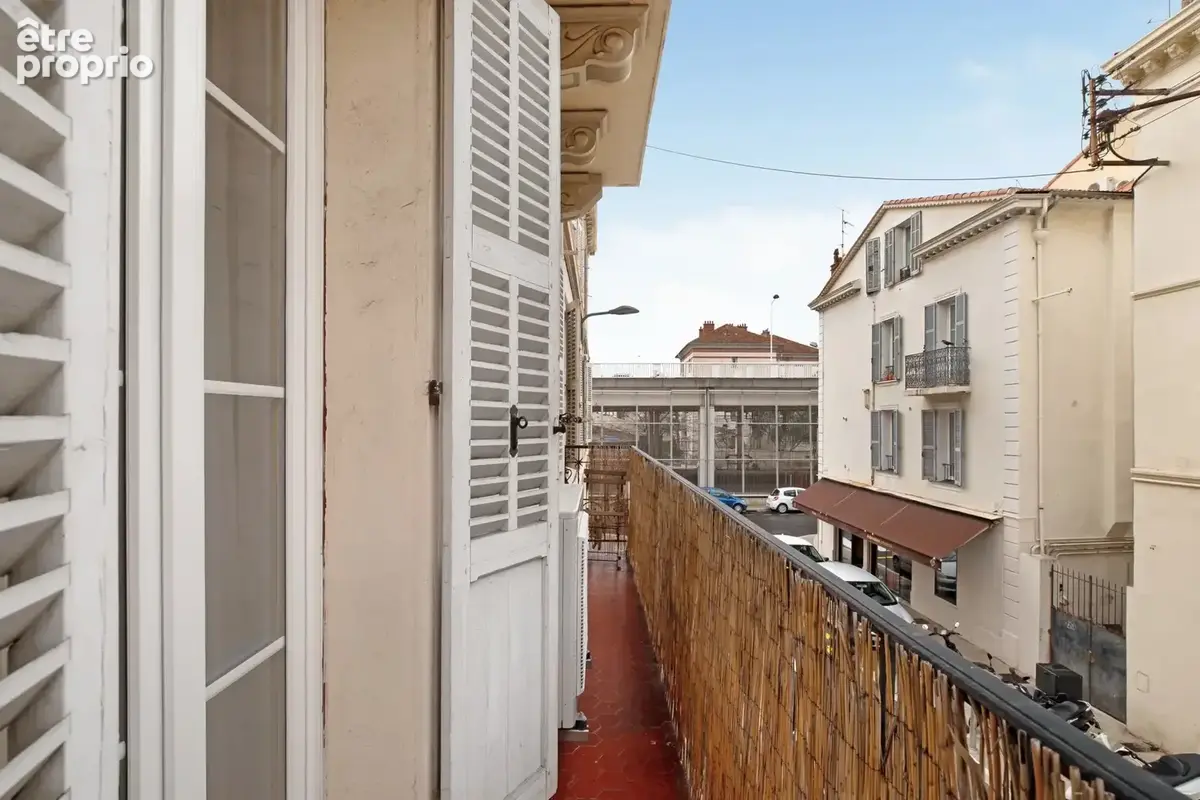 CANNES République - Appartement 3 pièces rénové - photo 10