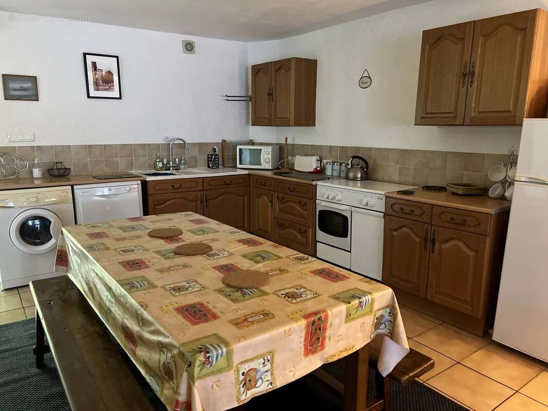 Ferme et domaine équestre avec 4 maisons et plus de 24 ha de terres et de pâturages - photo 13