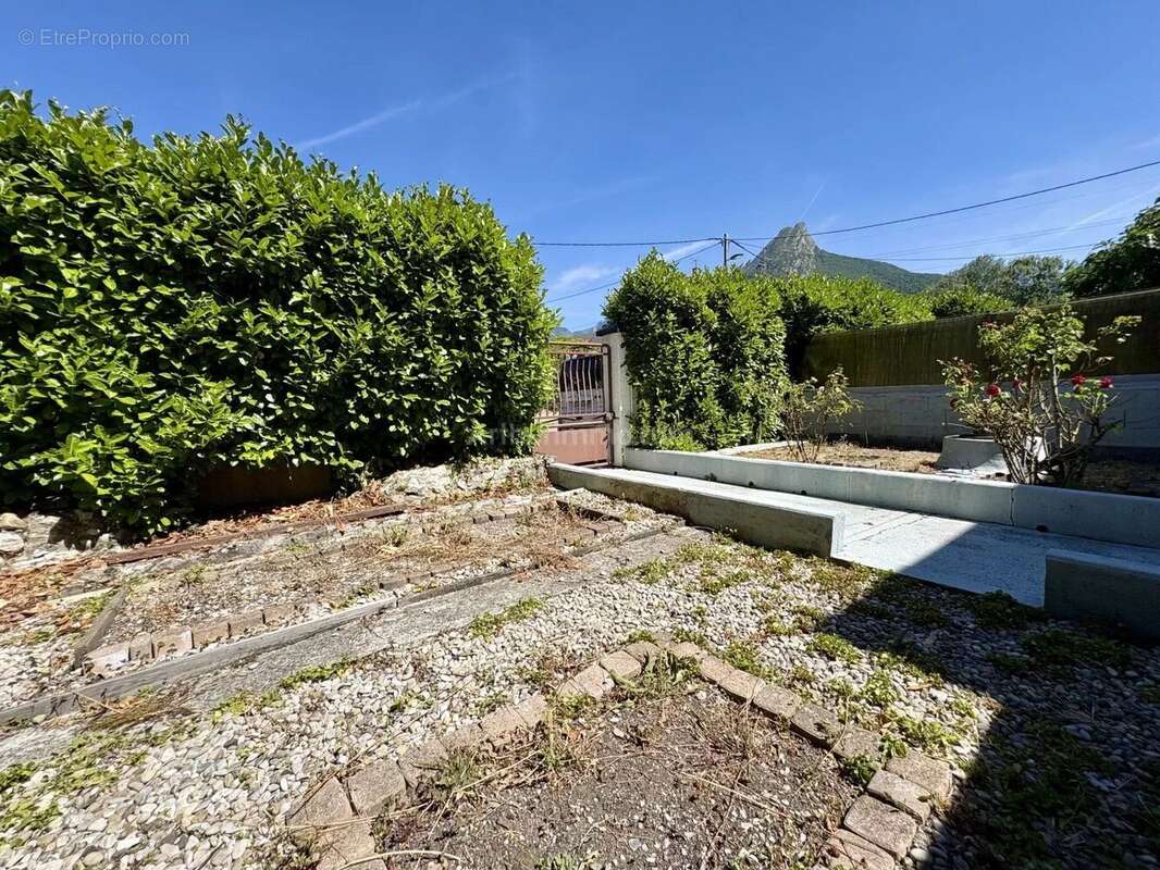 Appartement à FONTAINE