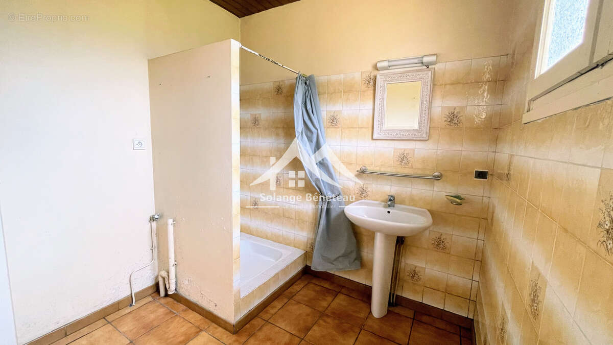 Maison à HOUEILLES