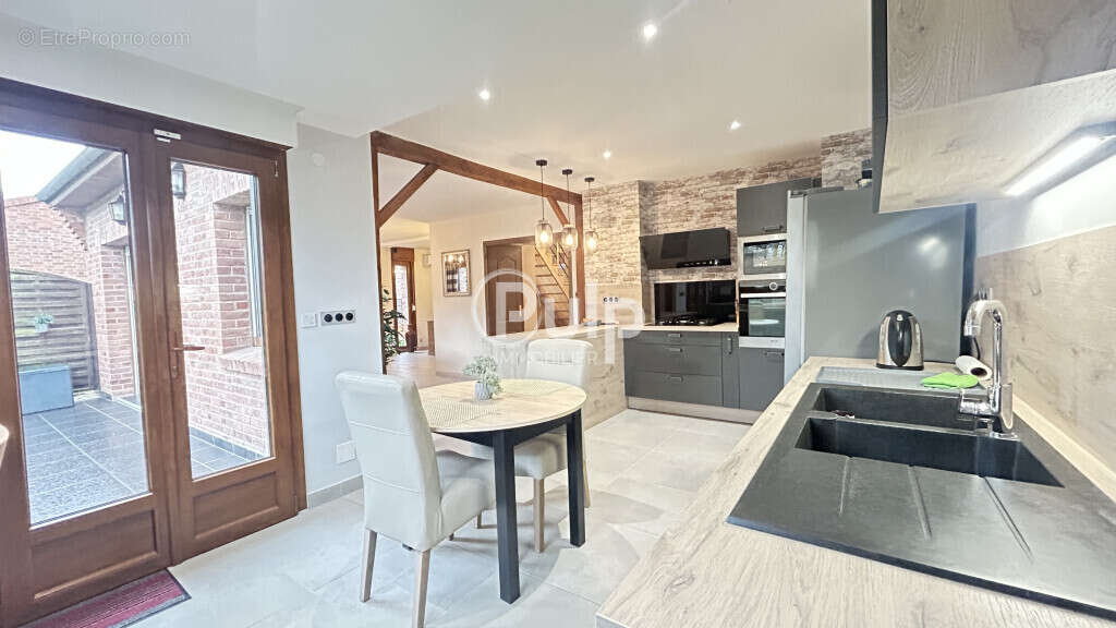 Maison à AIX-NOULETTE