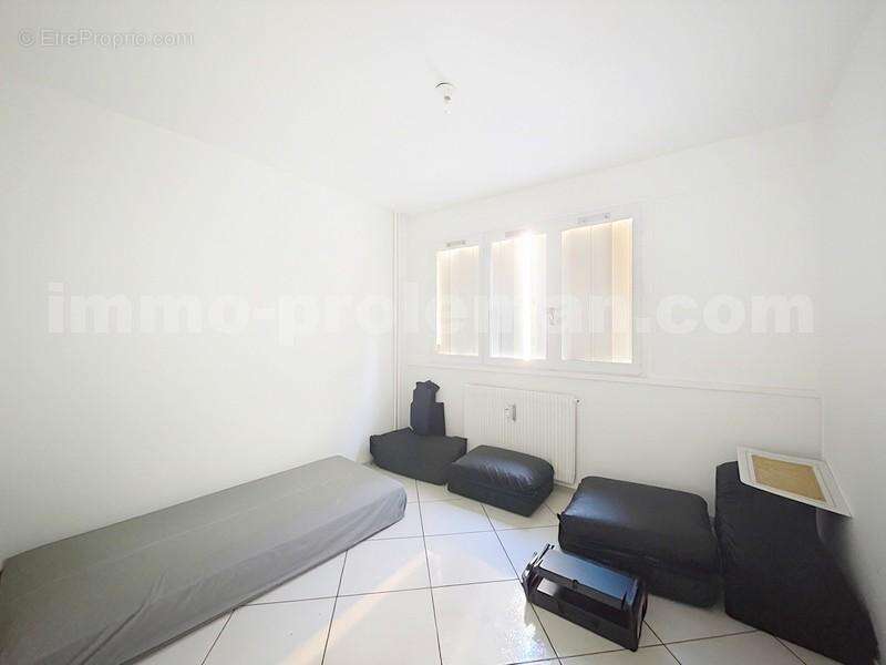 Appartement_T4_Annemasse_Proche_Genève_Ceva_tram_Suisse_investissement_hyper_centre_Séjour_