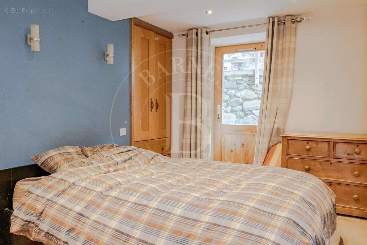 Maison à LES ALLUES