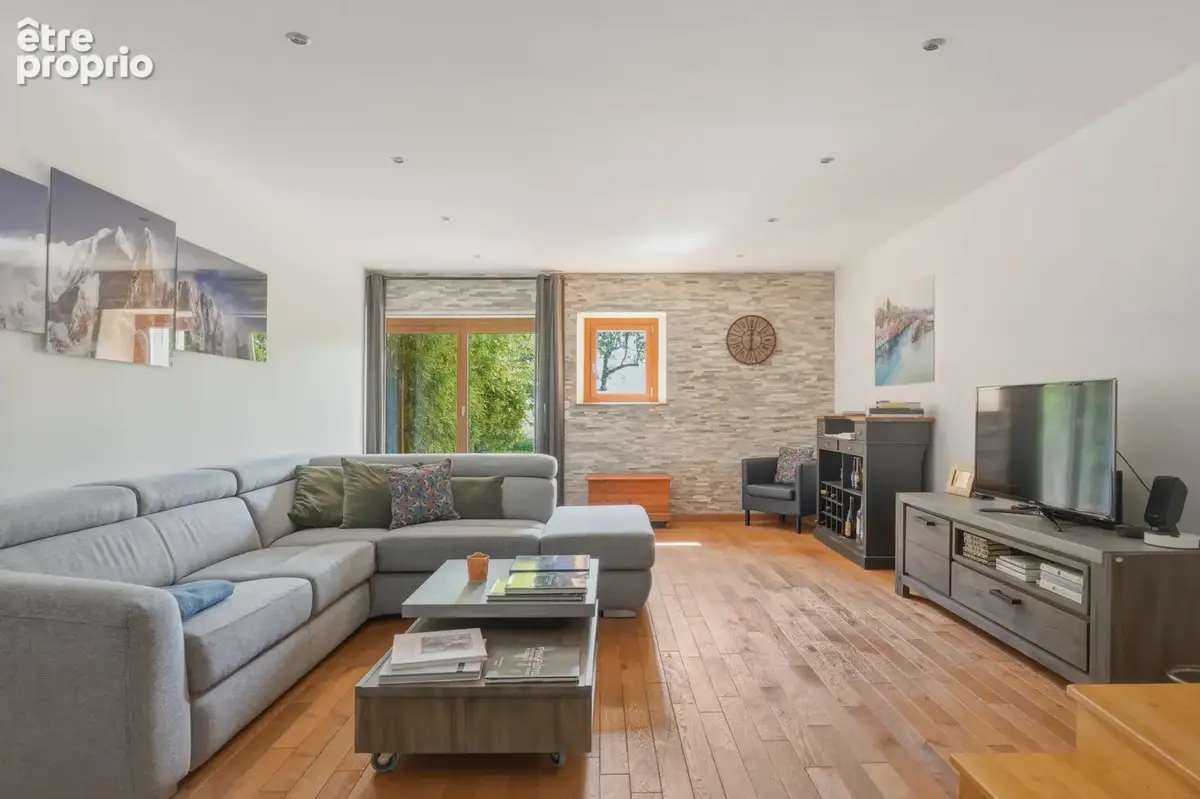 Maison à vendre 7 pièces ECHENEVEX (01) - photo 3