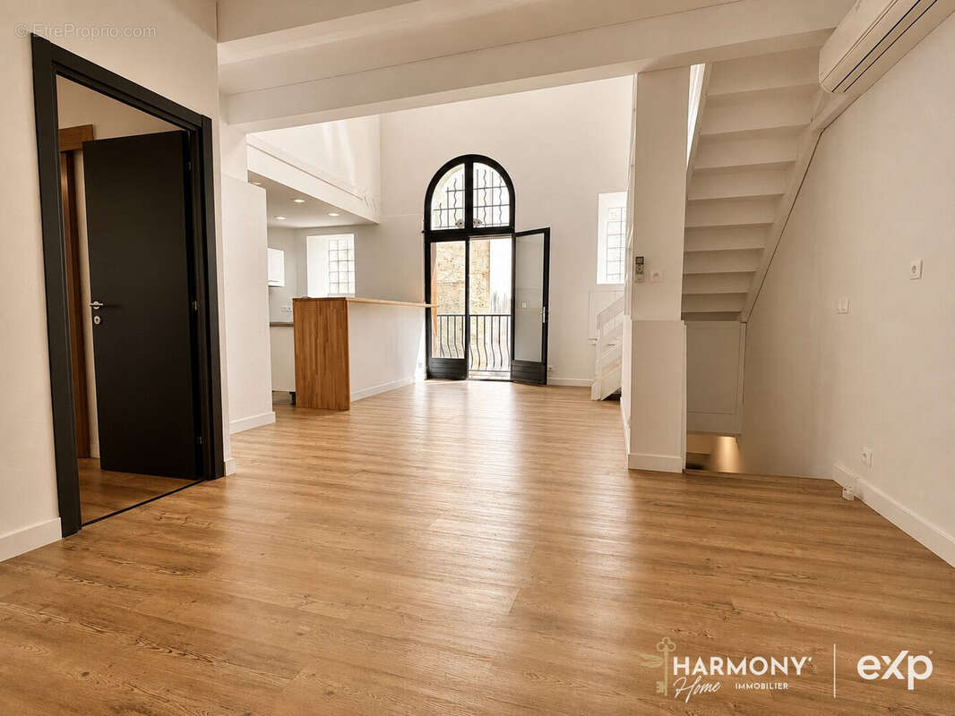 Appartement à MARSEILLE-4E