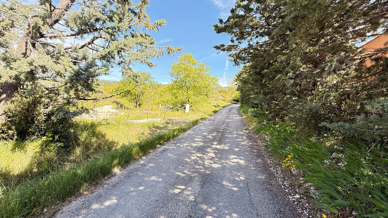 Terrain à SAINT-SATURNIN-LES-APT