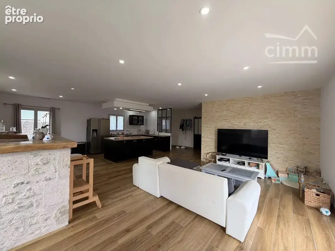 Maison contemporaine de plain-pied avec 4 chambres et piscine à Mer - photo 5