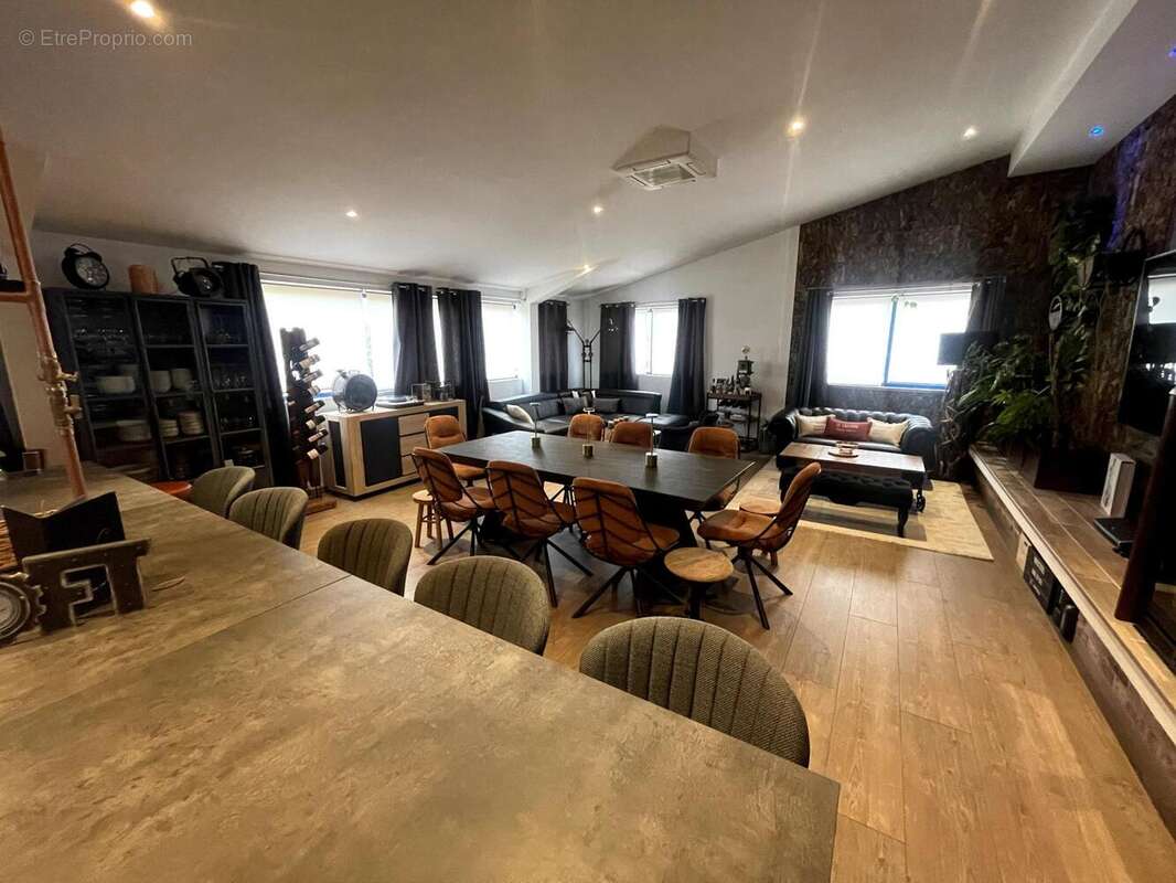 Photo 7 - Commerce à LE LAVANDOU