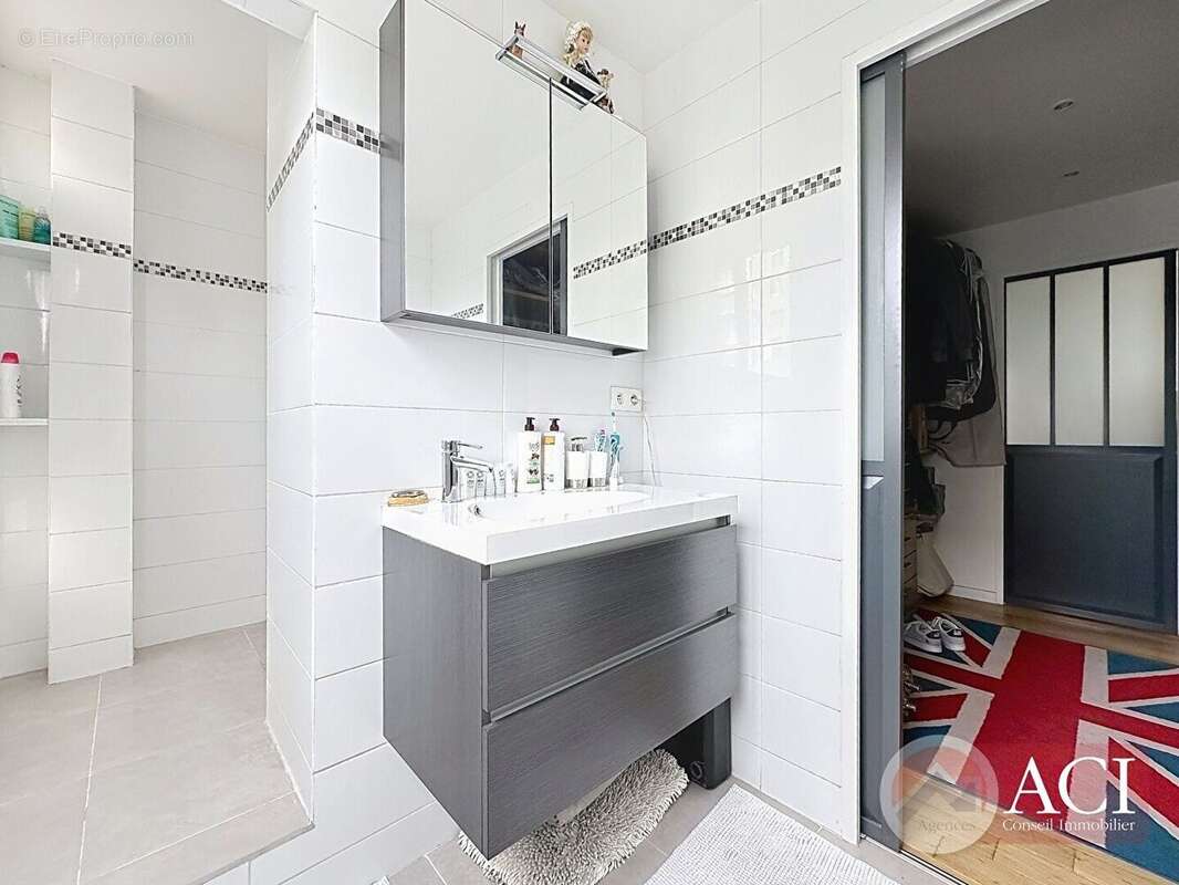 Appartement deux pieces - proche gare barre ormesson - photo 10