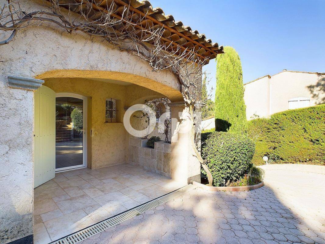 Maison à MANDELIEU-LA-NAPOULE