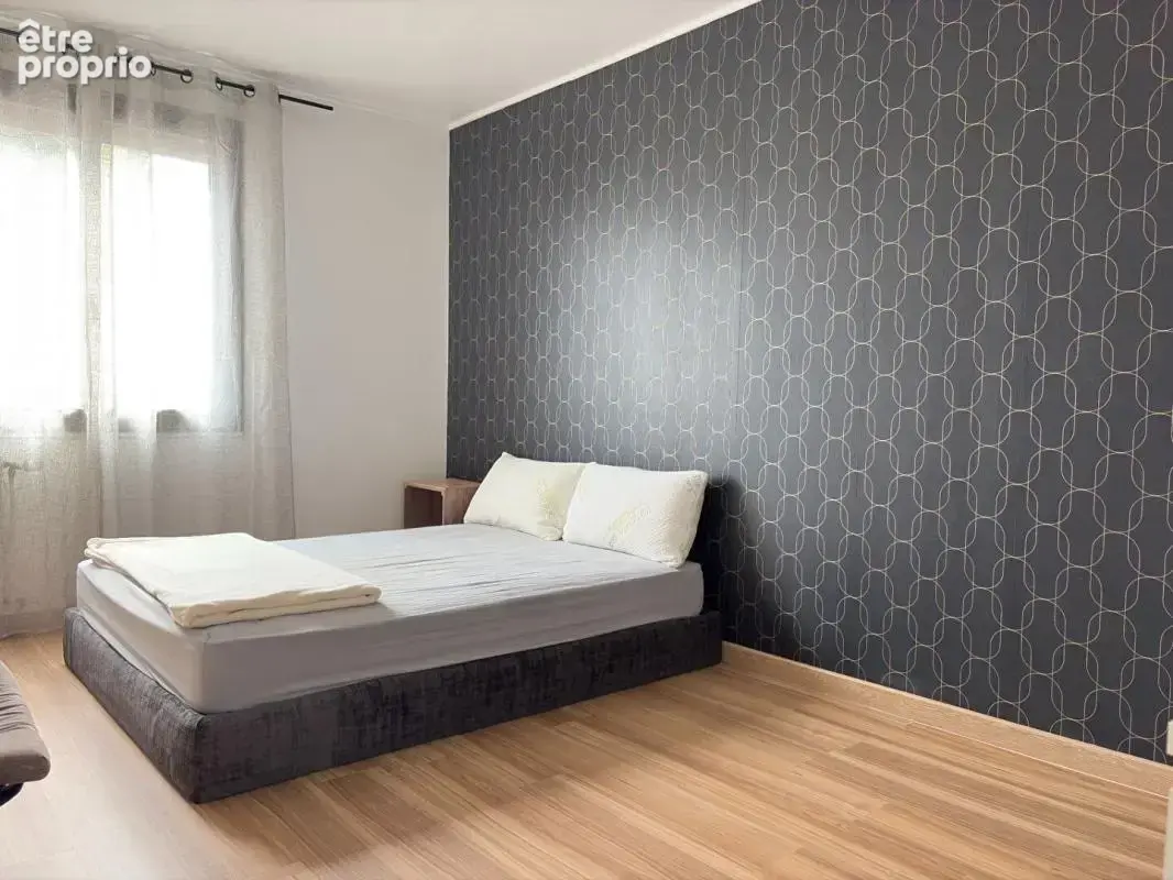 Maison familiale ,idéalement située en parfait état - photo 9
