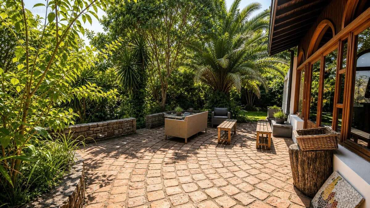 Maison de 10 pièces de 258 m² à Bayonne - photo 7