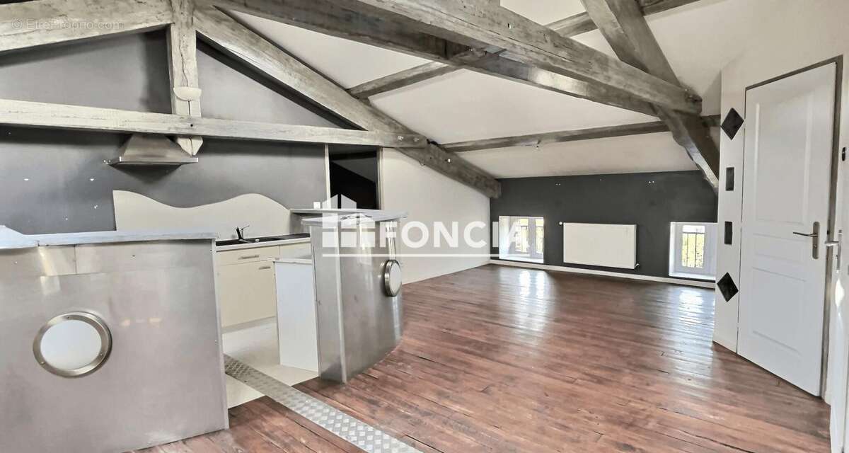 Appartement à LA SEAUVE-SUR-SEMENE