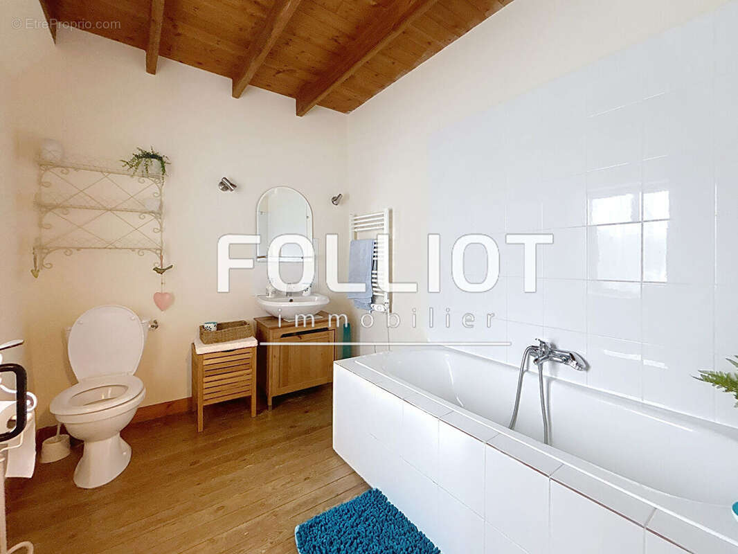 Maison à TESSY-SUR-VIRE