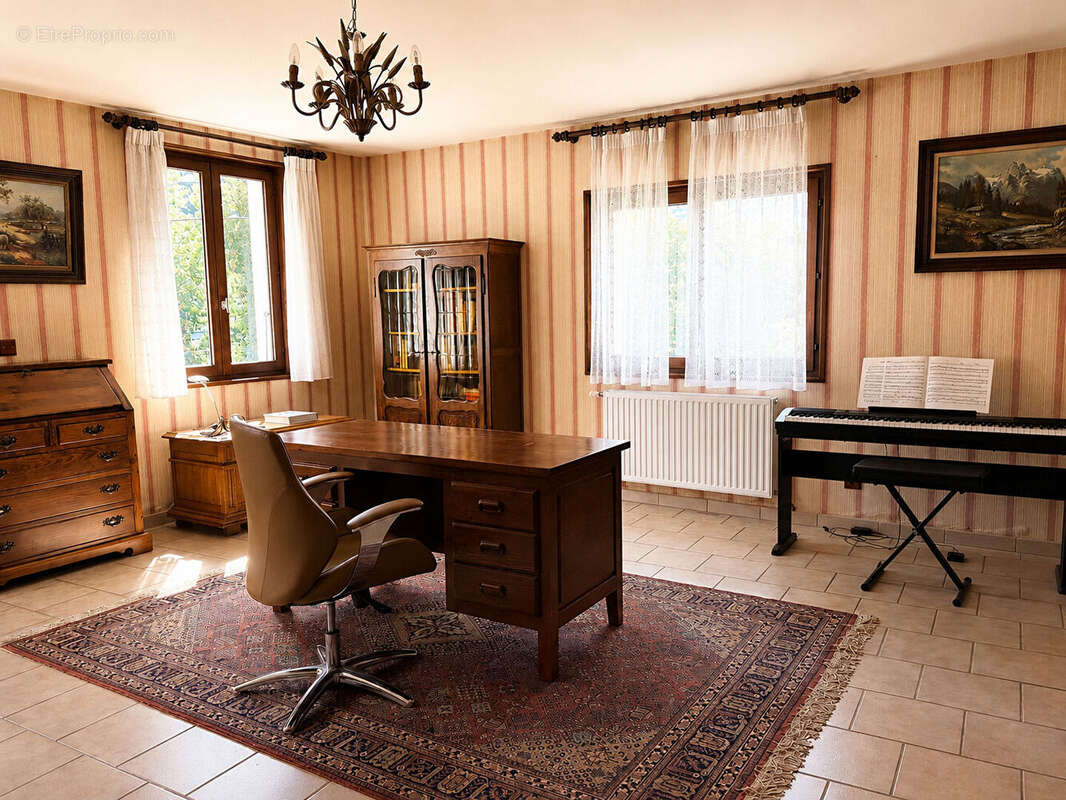 Domaine Saint Germain De Joux  ancienne ferme de 273 m2 sur 21 ha - photo 12