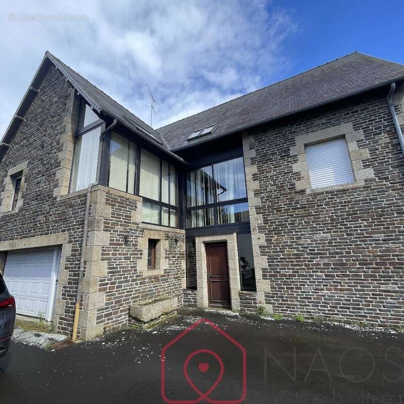 Maison à SAINT-HILAIRE-DU-HARCOUET
