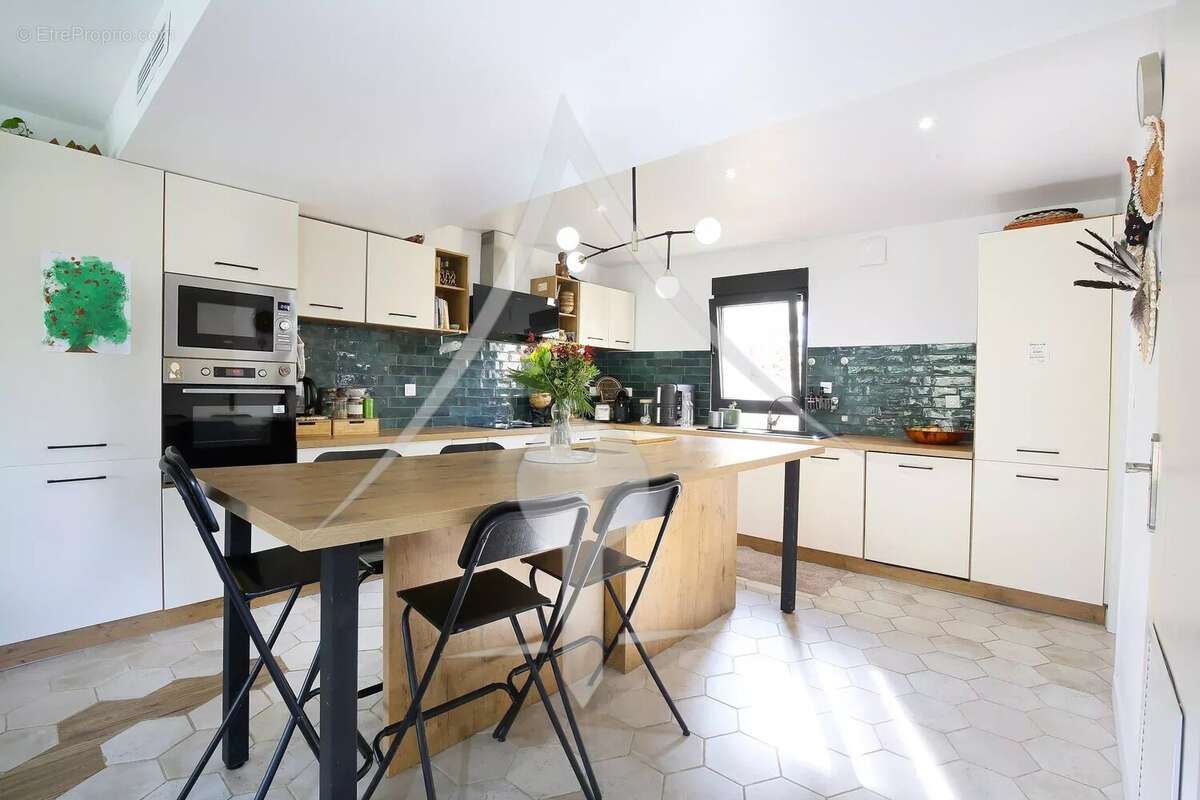 Maison à LAVERNOSE-LACASSE