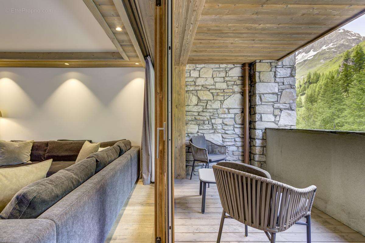 Ski-in/Ski-out à Val d’Isère : appartement moderne de 178 m² avec jacuzzi et terrasses ensoleillée - photo 8