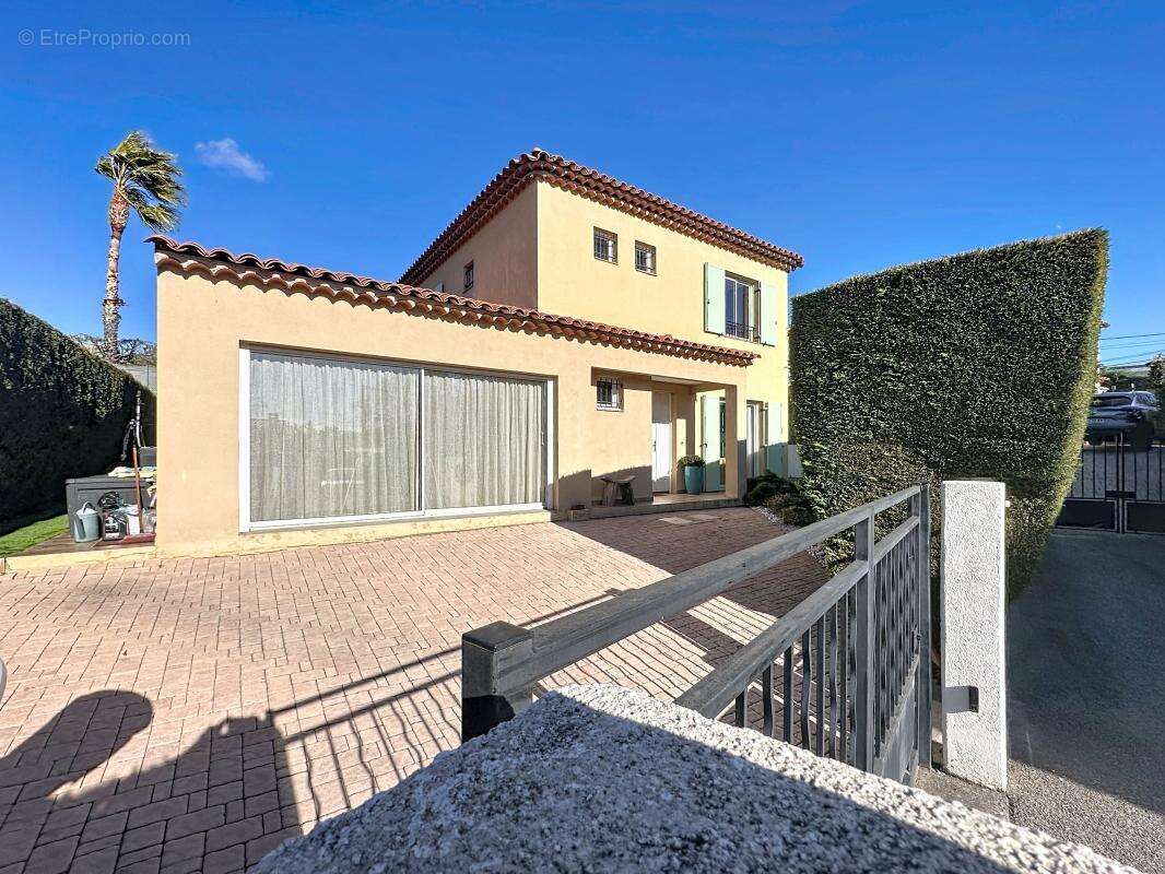 Maison à CAGNES-SUR-MER