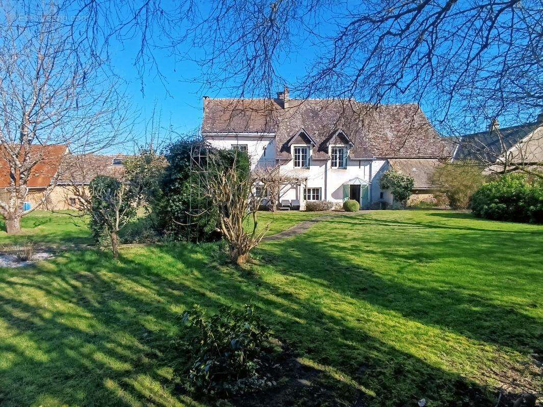Maison à CHEMIRE-EN-CHARNIE