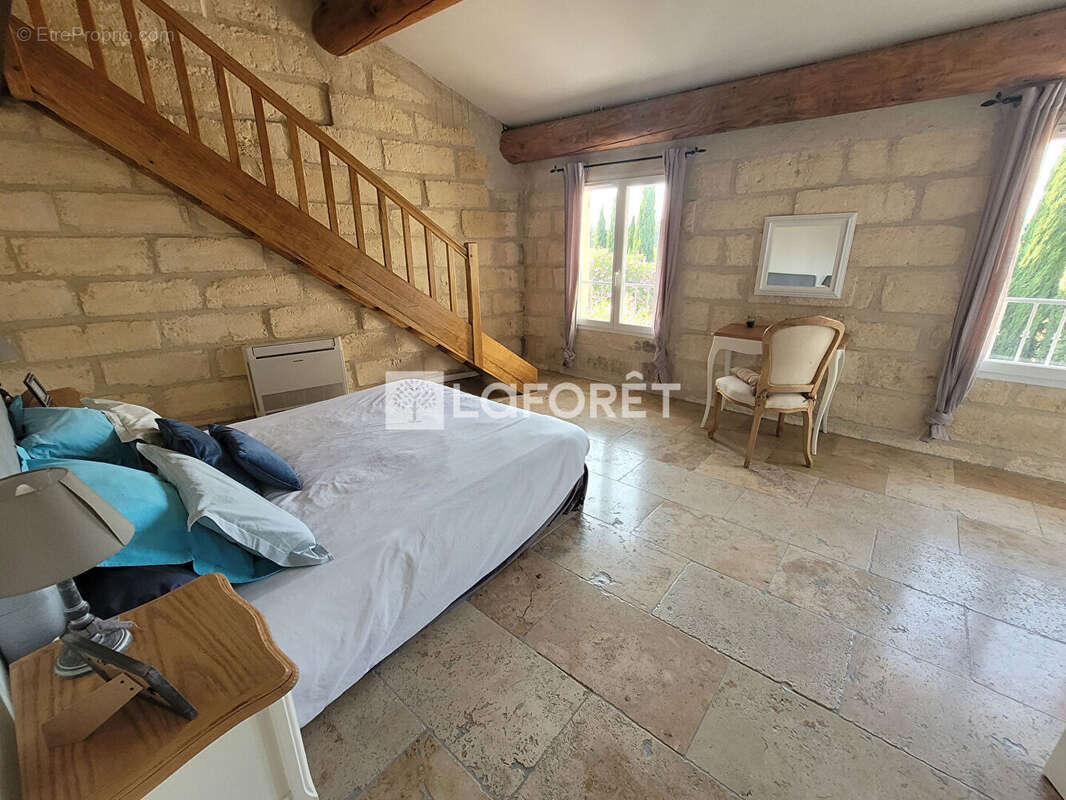 Mas en pierre composé de 3 appartements + parcelle de terrain nue 1833 m² - photo 7