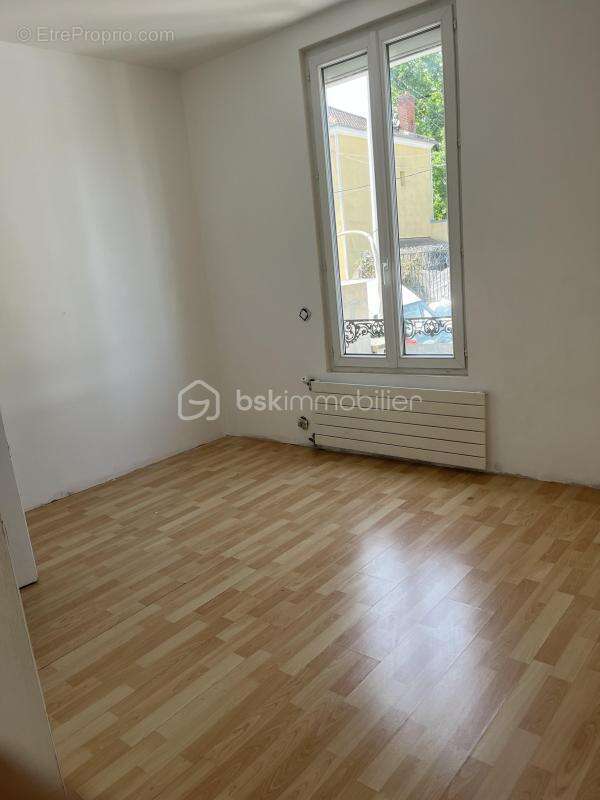 Nanterre — maison 4 chambres + dépendance 36m²  fort potentiel investisseur - photo 17