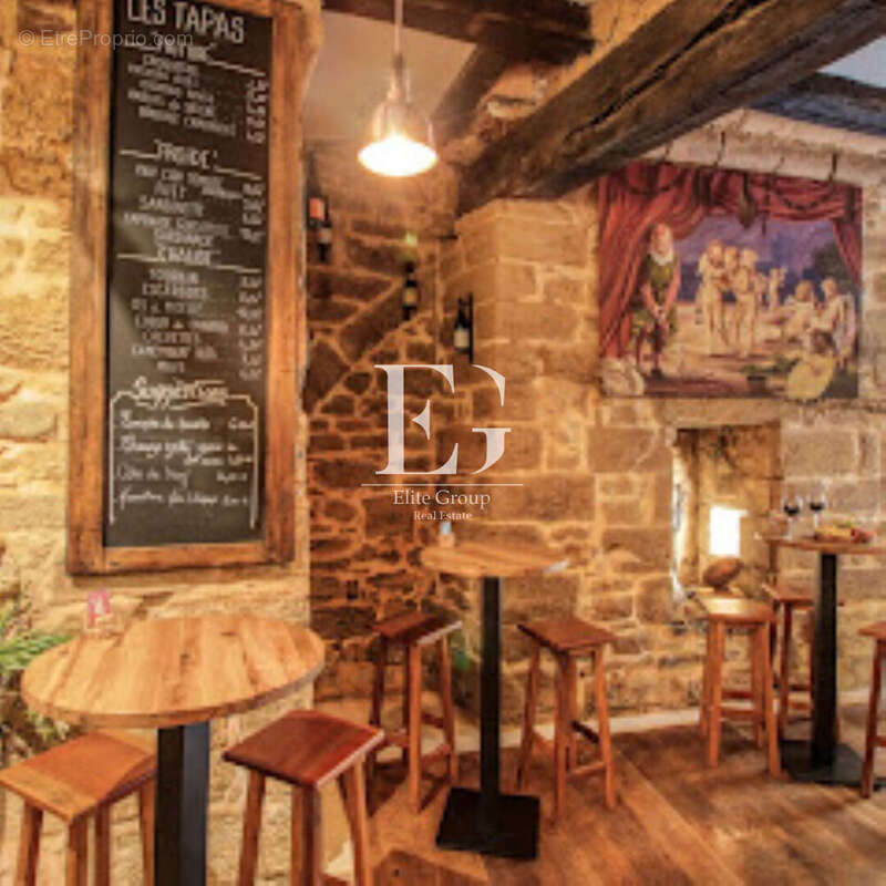 Commerce à SARLAT-LA-CANEDA