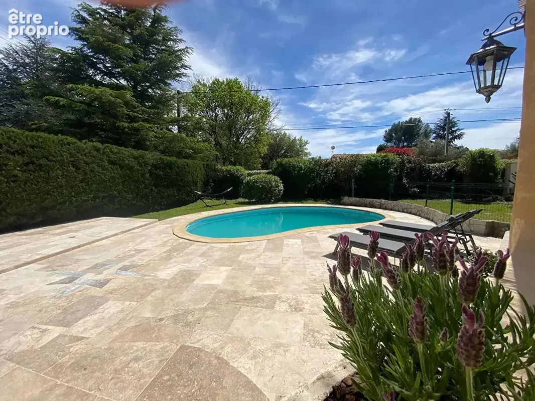 Garéoult Maison 5 pièces avec piscine au calme et proche des commodités - photo 12