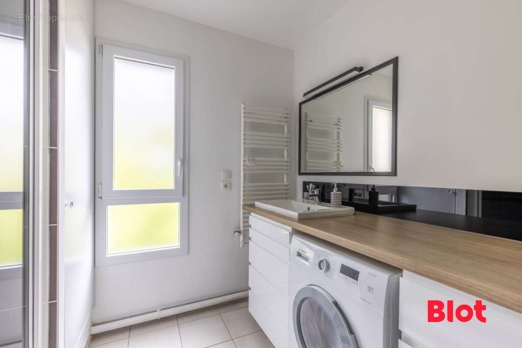 Appartement à LA MEZIERE