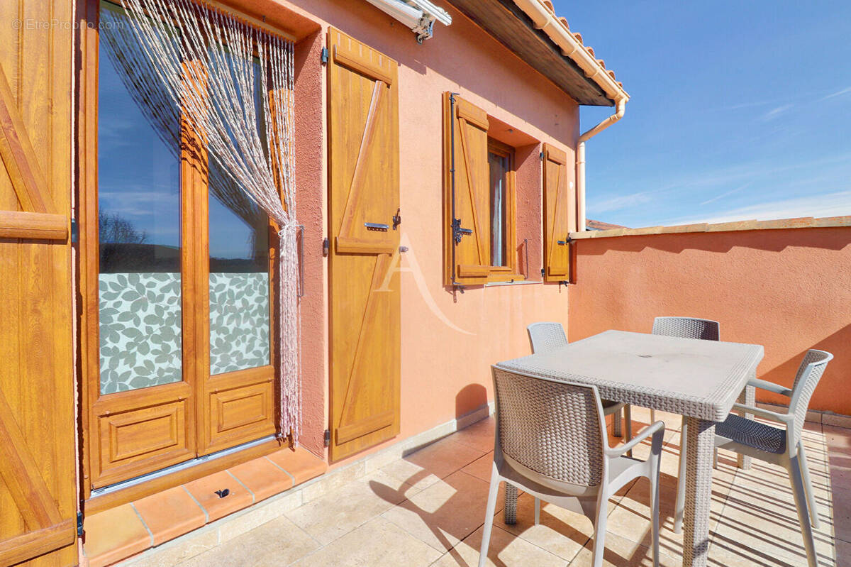 Appartement à GREOUX-LES-BAINS