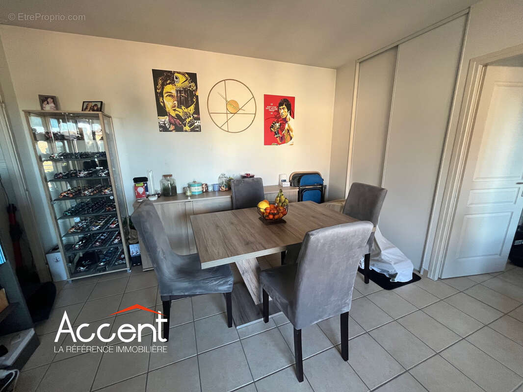 Appartement à ONET-LE-CHATEAU