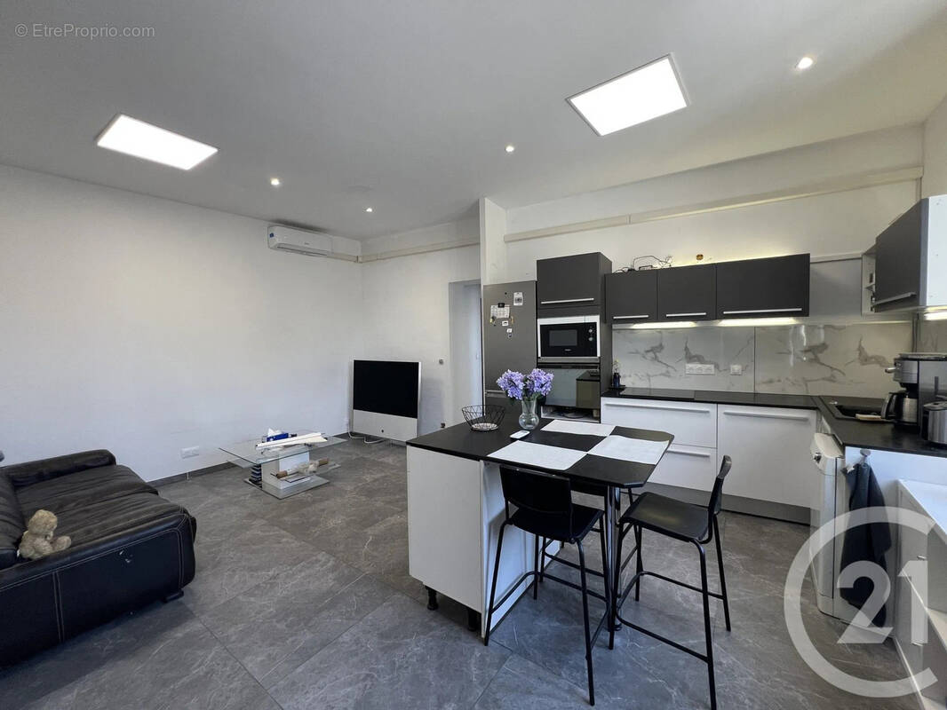 Appartement à LACROIX-FALGARDE