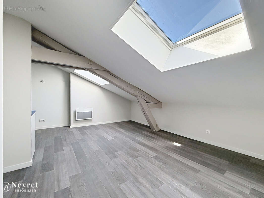 Appartement à SAINT-ETIENNE