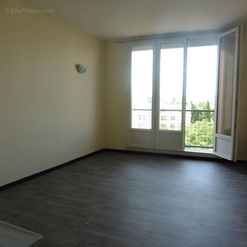 Appartement à PONT-SAINT-ESPRIT