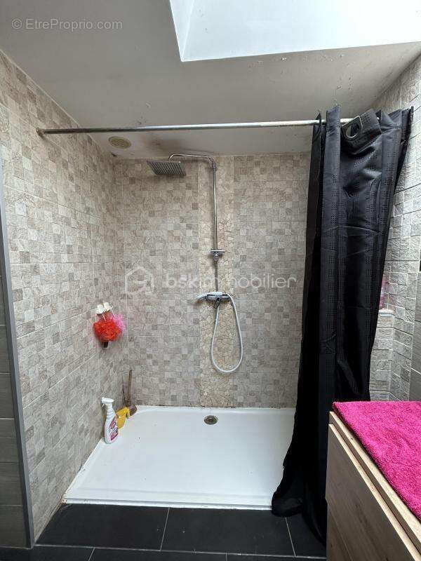 Maison à VIVIERS-SUR-CHIERS